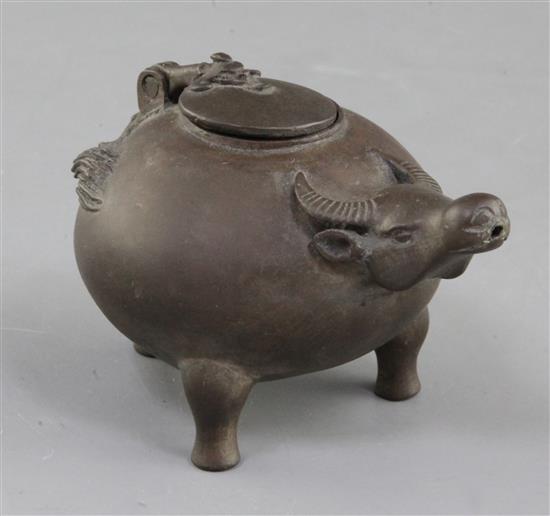 A Chinese bronze tripod ox-head tripod vessel or water dropper, 17th/18th century, 10.5cm long